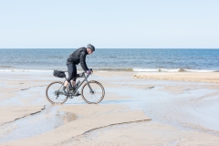 Gravel-cykelløbet Dirty Jutland 2019 blev afholdt den 12.-13. april. Mere end 500 cykelentusiaster kæmpede sig vej på forskellige distancer langs den jyske vestkyst med Skagen som endelig destination. Cykelløbet inkluderer både landevejskørsel, skov, strand, mv., og er således ligeså meget en naturoplevelse som det er et cykelløb.
