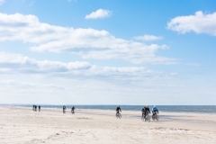 Gravel-cykelløbet Dirty Jutland 2019 blev afholdt den 12.-13. april. Mere end 500 cykelentusiaster kæmpede sig vej på forskellige distancer langs den jyske vestkyst med Skagen som endelig destination. Cykelløbet inkluderer både landevejskørsel, skov, strand, mv., og er således ligeså meget en naturoplevelse som det er et cykelløb.