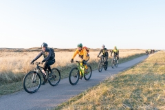 Gravel-cykelløbet Dirty Jutland 2019 blev afholdt den 12.-13. april. Mere end 500 cykelentusiaster kæmpede sig vej på forskellige distancer langs den jyske vestkyst med Skagen som endelig destination. Cykelløbet inkluderer både landevejskørsel, skov, strand, mv., og er således ligeså meget en naturoplevelse som det er et cykelløb.