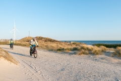 Gravel-cykelløbet Dirty Jutland 2019 blev afholdt den 12.-13. april. Mere end 500 cykelentusiaster kæmpede sig vej på forskellige distancer langs den jyske vestkyst med Skagen som endelig destination. Cykelløbet inkluderer både landevejskørsel, skov, strand, mv., og er således ligeså meget en naturoplevelse som det er et cykelløb.