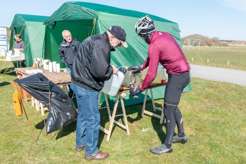 Gravel-cykelløbet Dirty Jutland 2019 blev afholdt den 12.-13. april. Mere end 500 cykelentusiaster kæmpede sig vej på forskellige distancer langs den jyske vestkyst med Skagen som endelig destination. Cykelløbet inkluderer både landevejskørsel, skov, strand, mv., og er således ligeså meget en naturoplevelse som det er et cykelløb.