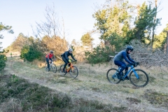 Gravel-cykelløbet Dirty Jutland 2019 blev afholdt den 12.-13. april. Mere end 500 cykelentusiaster kæmpede sig vej på forskellige distancer langs den jyske vestkyst med Skagen som endelig destination. Cykelløbet inkluderer både landevejskørsel, skov, strand, mv., og er således ligeså meget en naturoplevelse som det er et cykelløb.