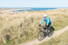 Gravel-cykelløbet Dirty Jutland 2019 blev afholdt den 12.-13. april. Mere end 500 cykelentusiaster kæmpede sig vej på forskellige distancer langs den jyske vestkyst med Skagen som endelig destination. Cykelløbet inkluderer både landevejskørsel, skov, strand, mv., og er således ligeså meget en naturoplevelse som det er et cykelløb.