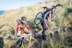 Gravel-cykelløbet Dirty Jutland 2019 blev afholdt den 12.-13. april. Mere end 500 cykelentusiaster kæmpede sig vej på forskellige distancer langs den jyske vestkyst med Skagen som endelig destination. Cykelløbet inkluderer både landevejskørsel, skov, strand, mv., og er således ligeså meget en naturoplevelse som det er et cykelløb.