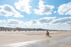Gravel-cykelløbet Dirty Jutland 2019 blev afholdt den 12.-13. april. Mere end 500 cykelentusiaster kæmpede sig vej på forskellige distancer langs den jyske vestkyst med Skagen som endelig destination. Cykelløbet inkluderer både landevejskørsel, skov, strand, mv., og er således ligeså meget en naturoplevelse som det er et cykelløb.