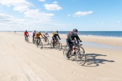 Gravel-cykelløbet Dirty Jutland 2019 blev afholdt den 12.-13. april. Mere end 500 cykelentusiaster kæmpede sig vej på forskellige distancer langs den jyske vestkyst med Skagen som endelig destination. Cykelløbet inkluderer både landevejskørsel, skov, strand, mv., og er således ligeså meget en naturoplevelse som det er et cykelløb.