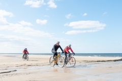 Gravel-cykelløbet Dirty Jutland 2019 blev afholdt den 12.-13. april. Mere end 500 cykelentusiaster kæmpede sig vej på forskellige distancer langs den jyske vestkyst med Skagen som endelig destination. Cykelløbet inkluderer både landevejskørsel, skov, strand, mv., og er således ligeså meget en naturoplevelse som det er et cykelløb.