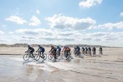 Gravel-cykelløbet Dirty Jutland 2019 blev afholdt den 12.-13. april. Mere end 500 cykelentusiaster kæmpede sig vej på forskellige distancer langs den jyske vestkyst med Skagen som endelig destination. Cykelløbet inkluderer både landevejskørsel, skov, strand, mv., og er således ligeså meget en naturoplevelse som det er et cykelløb.