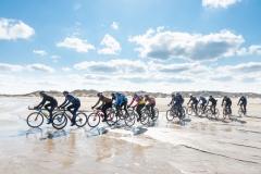 Gravel-cykelløbet Dirty Jutland 2019 blev afholdt den 12.-13. april. Mere end 500 cykelentusiaster kæmpede sig vej på forskellige distancer langs den jyske vestkyst med Skagen som endelig destination. Cykelløbet inkluderer både landevejskørsel, skov, strand, mv., og er således ligeså meget en naturoplevelse som det er et cykelløb.