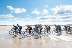 Gravel-cykelløbet Dirty Jutland 2019 blev afholdt den 12.-13. april. Mere end 500 cykelentusiaster kæmpede sig vej på forskellige distancer langs den jyske vestkyst med Skagen som endelig destination. Cykelløbet inkluderer både landevejskørsel, skov, strand, mv., og er således ligeså meget en naturoplevelse som det er et cykelløb.