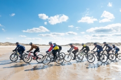 Gravel-cykelløbet Dirty Jutland 2019 blev afholdt den 12.-13. april. Mere end 500 cykelentusiaster kæmpede sig vej på forskellige distancer langs den jyske vestkyst med Skagen som endelig destination. Cykelløbet inkluderer både landevejskørsel, skov, strand, mv., og er således ligeså meget en naturoplevelse som det er et cykelløb.