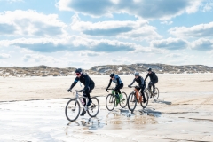 Gravel-cykelløbet Dirty Jutland 2019 blev afholdt den 12.-13. april. Mere end 500 cykelentusiaster kæmpede sig vej på forskellige distancer langs den jyske vestkyst med Skagen som endelig destination. Cykelløbet inkluderer både landevejskørsel, skov, strand, mv., og er således ligeså meget en naturoplevelse som det er et cykelløb.