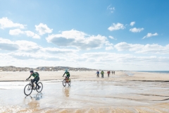Gravel-cykelløbet Dirty Jutland 2019 blev afholdt den 12.-13. april. Mere end 500 cykelentusiaster kæmpede sig vej på forskellige distancer langs den jyske vestkyst med Skagen som endelig destination. Cykelløbet inkluderer både landevejskørsel, skov, strand, mv., og er således ligeså meget en naturoplevelse som det er et cykelløb.