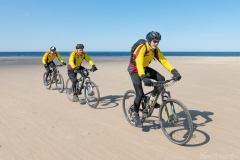 Gravel-cykelløbet Dirty Jutland 2019 blev afholdt den 12.-13. april. Mere end 500 cykelentusiaster kæmpede sig vej på forskellige distancer langs den jyske vestkyst med Skagen som endelig destination. Cykelløbet inkluderer både landevejskørsel, skov, strand, mv., og er således ligeså meget en naturoplevelse som det er et cykelløb.